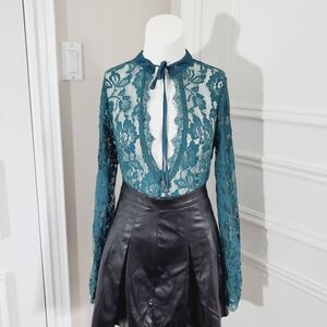 Vintage LULUMARI Teal Bell Sleeved Lace Bodysuit